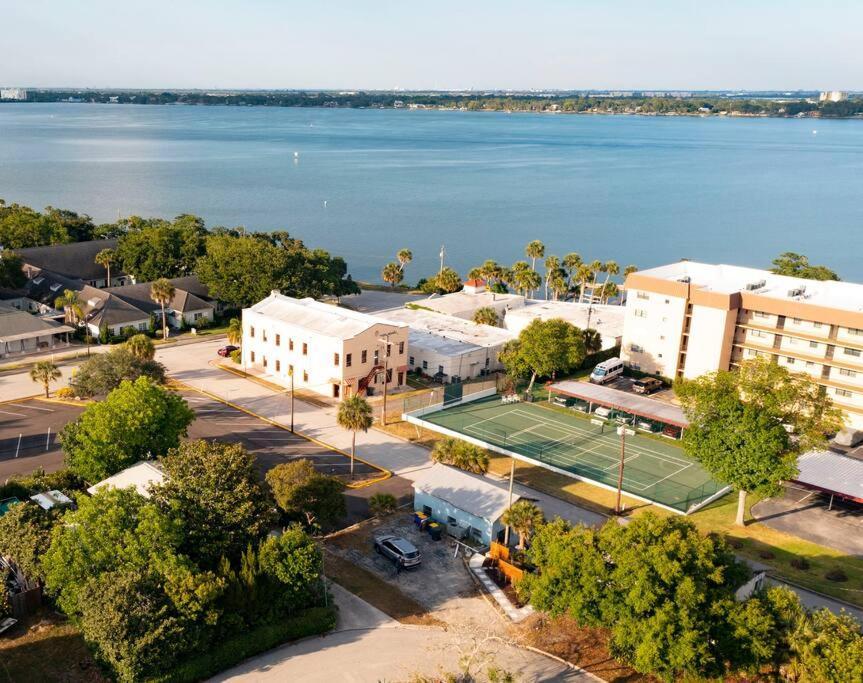 Shares Courtyard Luxury Apt - New! Rockledge Eksteriør bilde