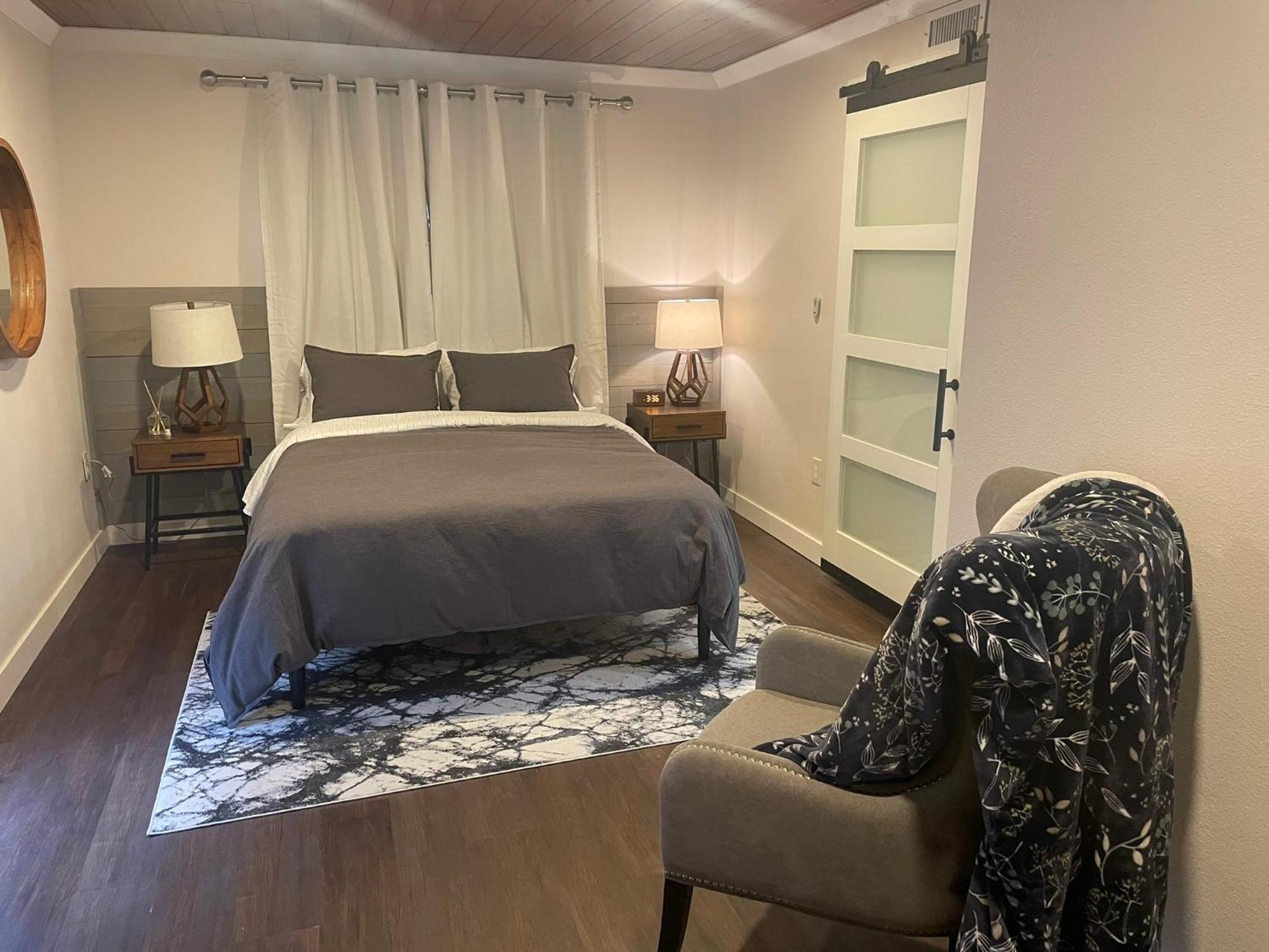 Shares Courtyard Luxury Apt - New! Rockledge Eksteriør bilde